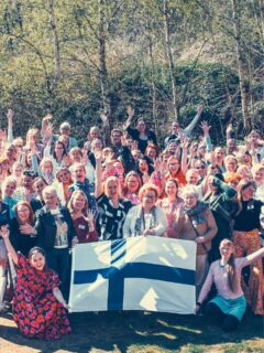 Hyvää Naistenpäivää ihanaiset❤️

Kahden viikon päästä kokoonnutaan taas yhteen upeiden suomalaisten naisten kanssa. Emme malta odottaa!